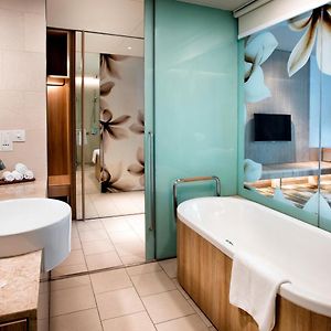 Premium King Room